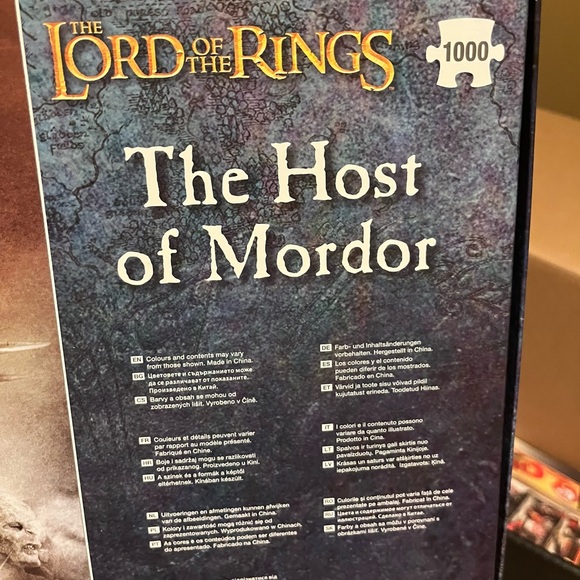 The Lord of the Rings Puzzle - The Host of Mordor - Picture 2 of 3